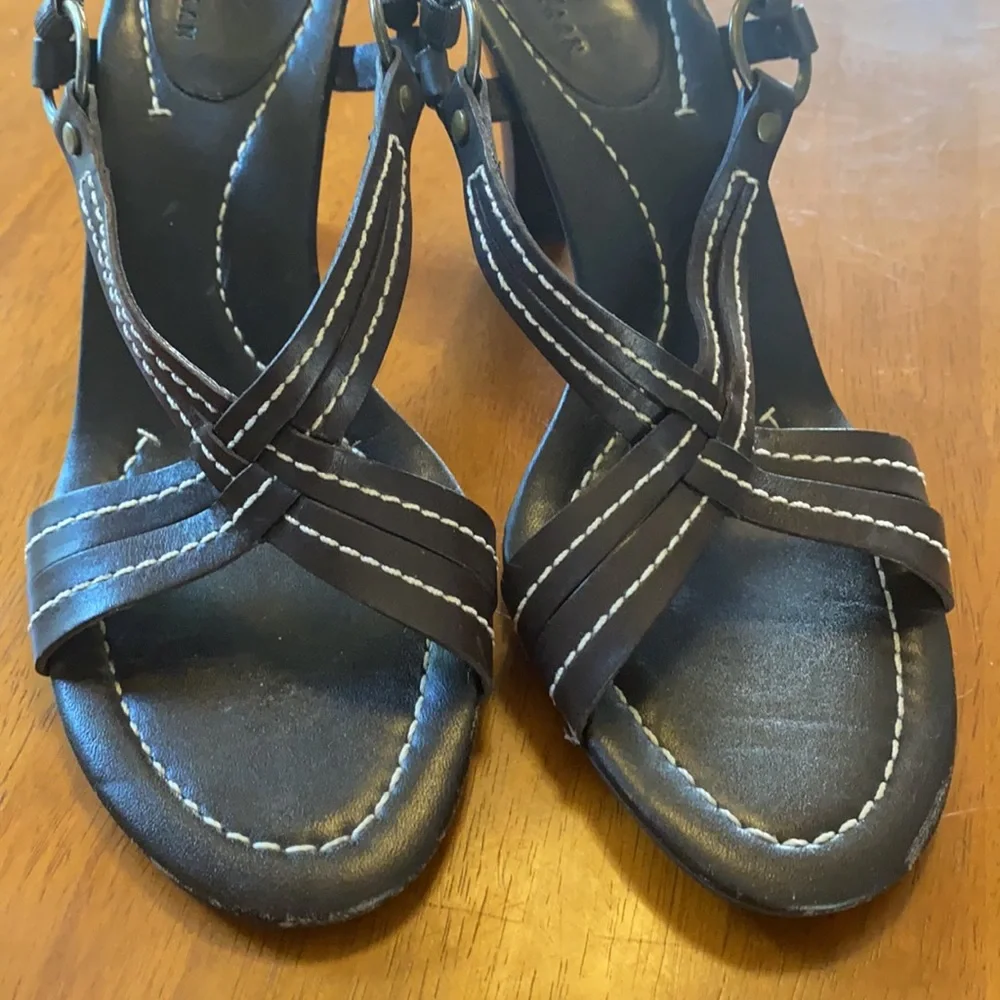 COLE HAAN Sz 8 1/2 Heel Sandals Brown EUC